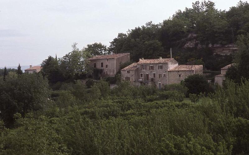 France 99 Bonnieux Gites Whole.jpg